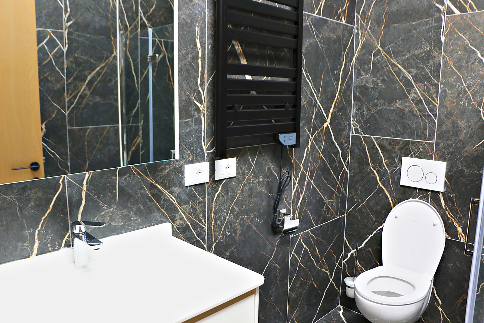 Camera 17 — bagno condiviso, foto 1