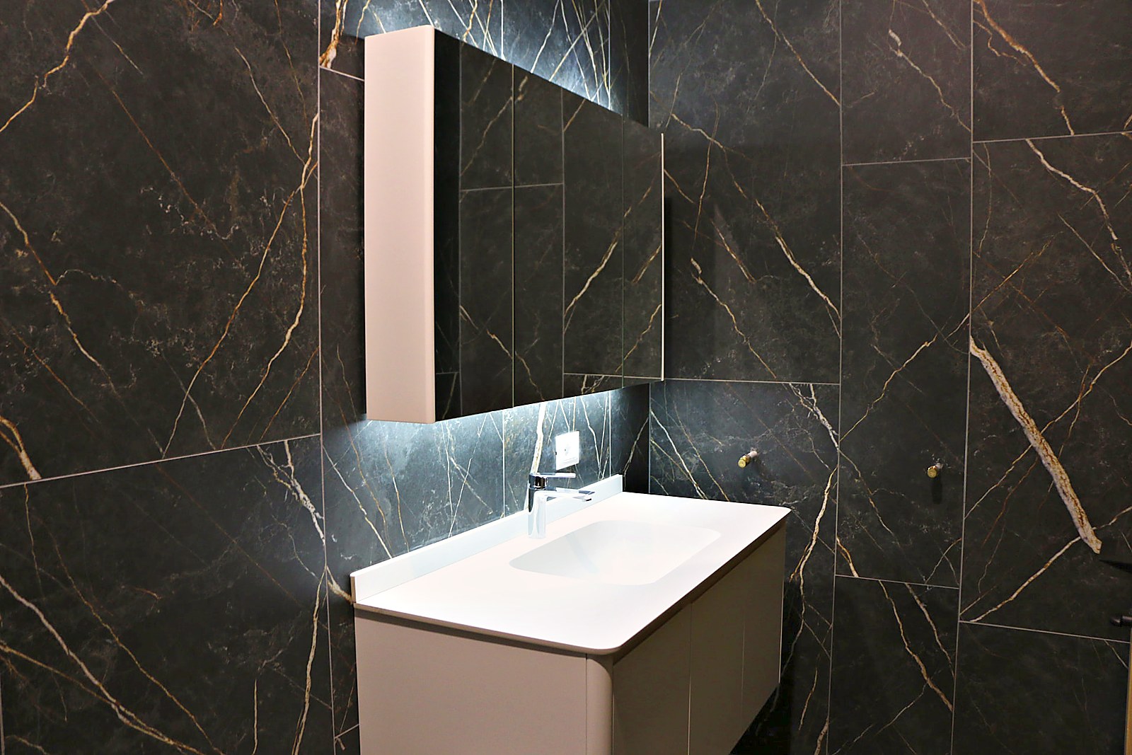 Camera 04 — bagno condiviso, foto 1