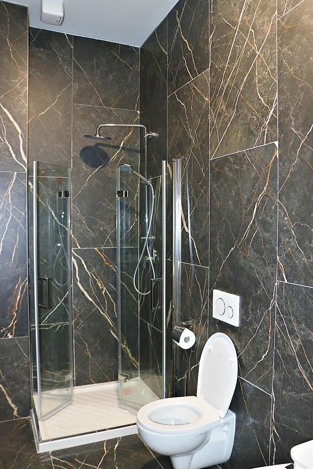 Camera 04 — bagno condiviso, foto 2