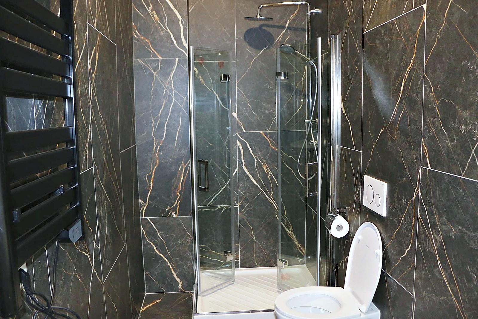 Camera 04 — bagno condiviso, foto 3