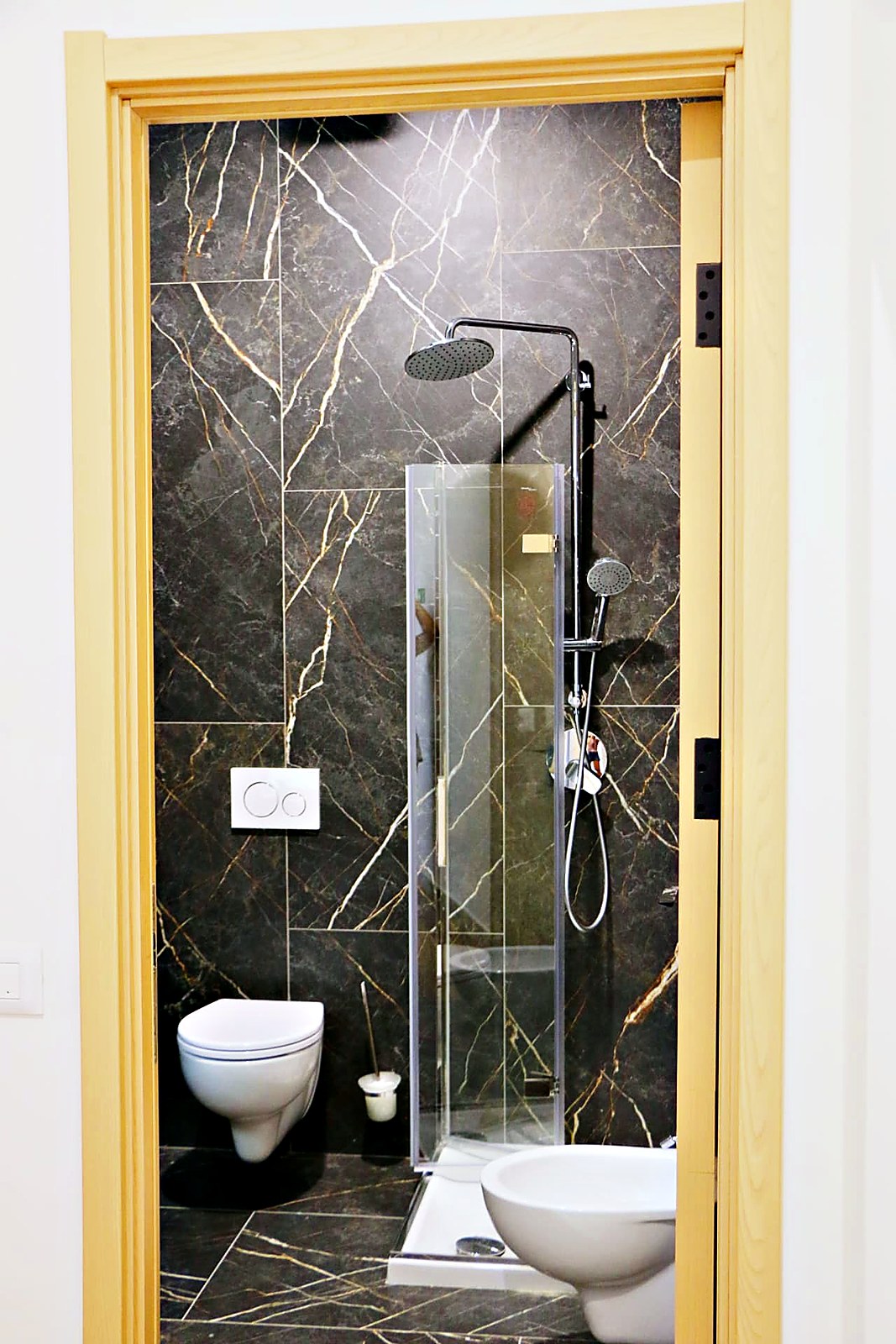 Camera 10 — bagno condiviso, foto 4