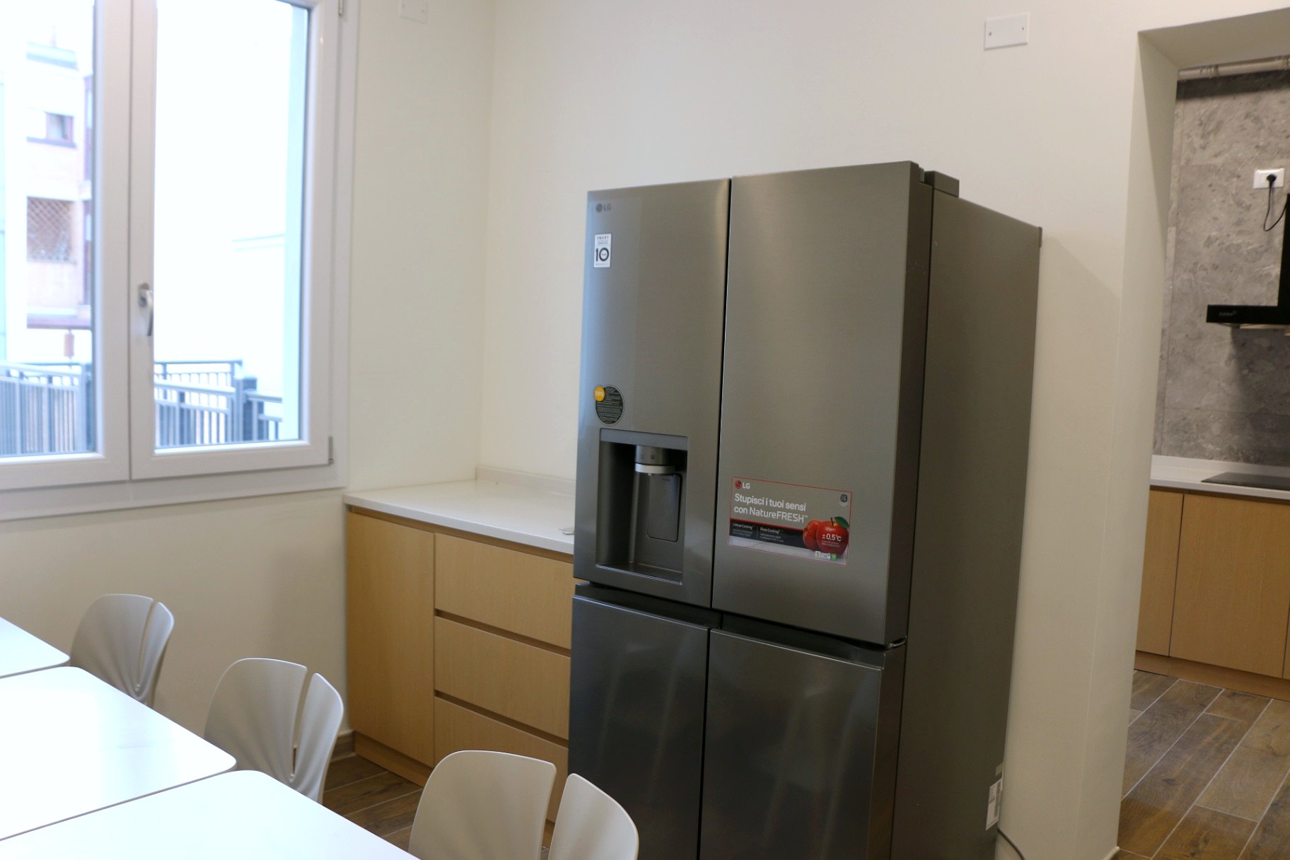 Full-height fridge in the kitchen