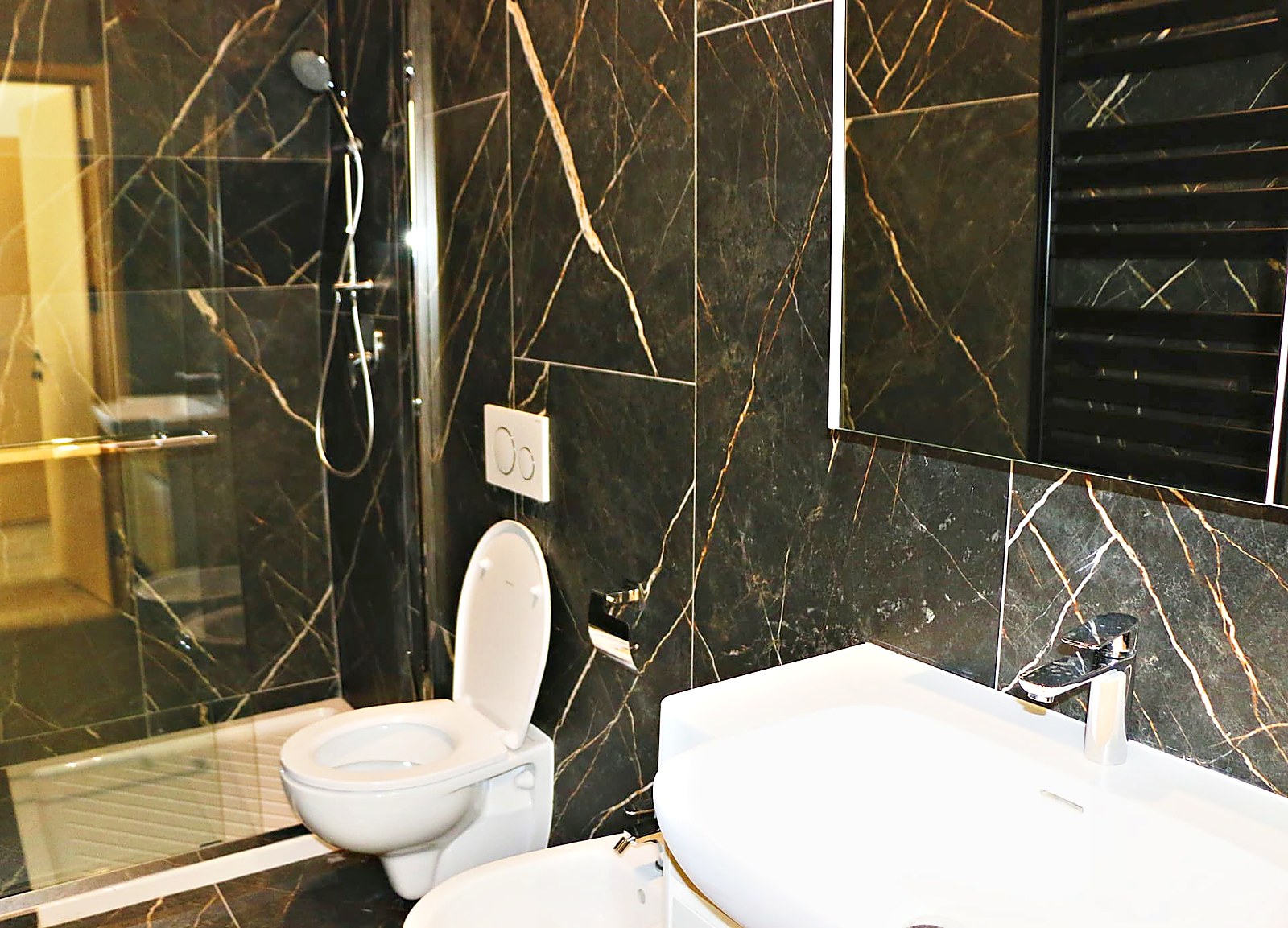 Camera 15 — bagno privato, foto 1